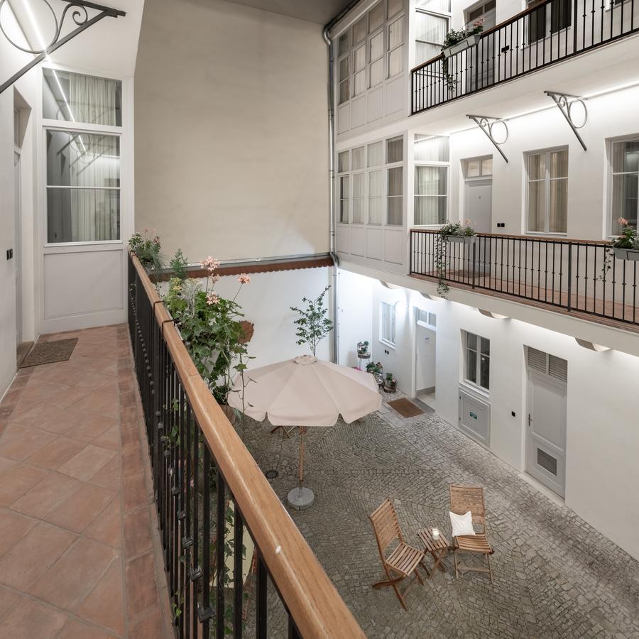 4 Trees Apartments By Adrez Prague Ngoại thất bức ảnh